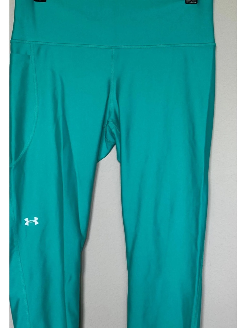 Under Armour Teal Capri Leggings with Side Pocket